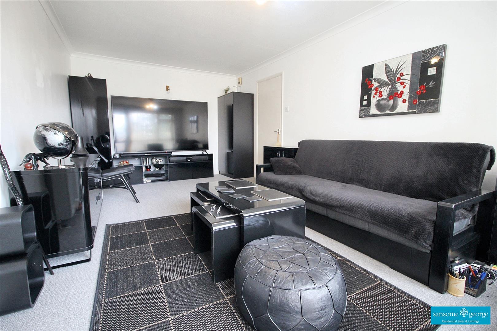 2 bed property in Armadale Court, Reading